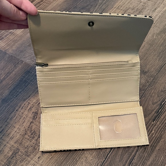Target Tan and Black Wallet - Picture 2 of 2